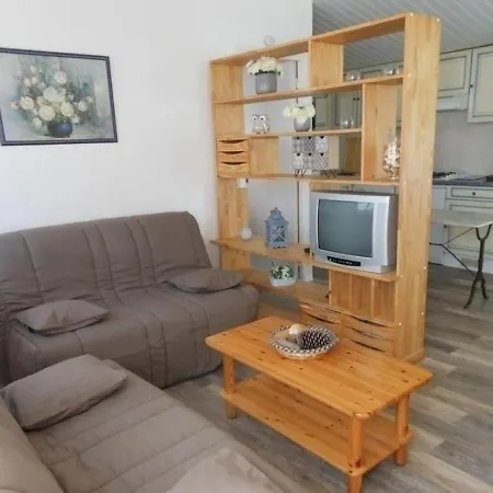 House Les Ecureuils 7 펜션 *