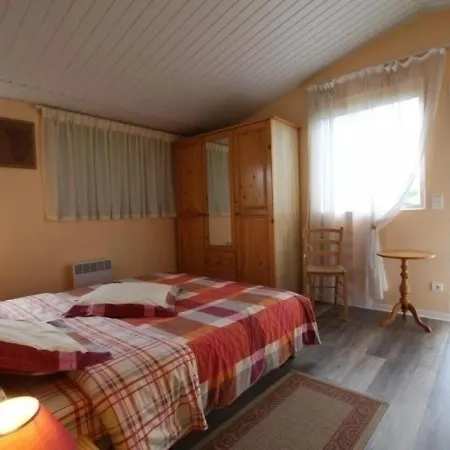 House Les Ecureuils 7 펜션 *